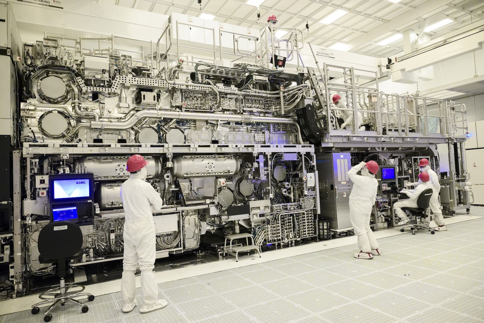 Intel accélère avec EUV High-NA et a déjà produit 30 000 wafers en seulement trois mois