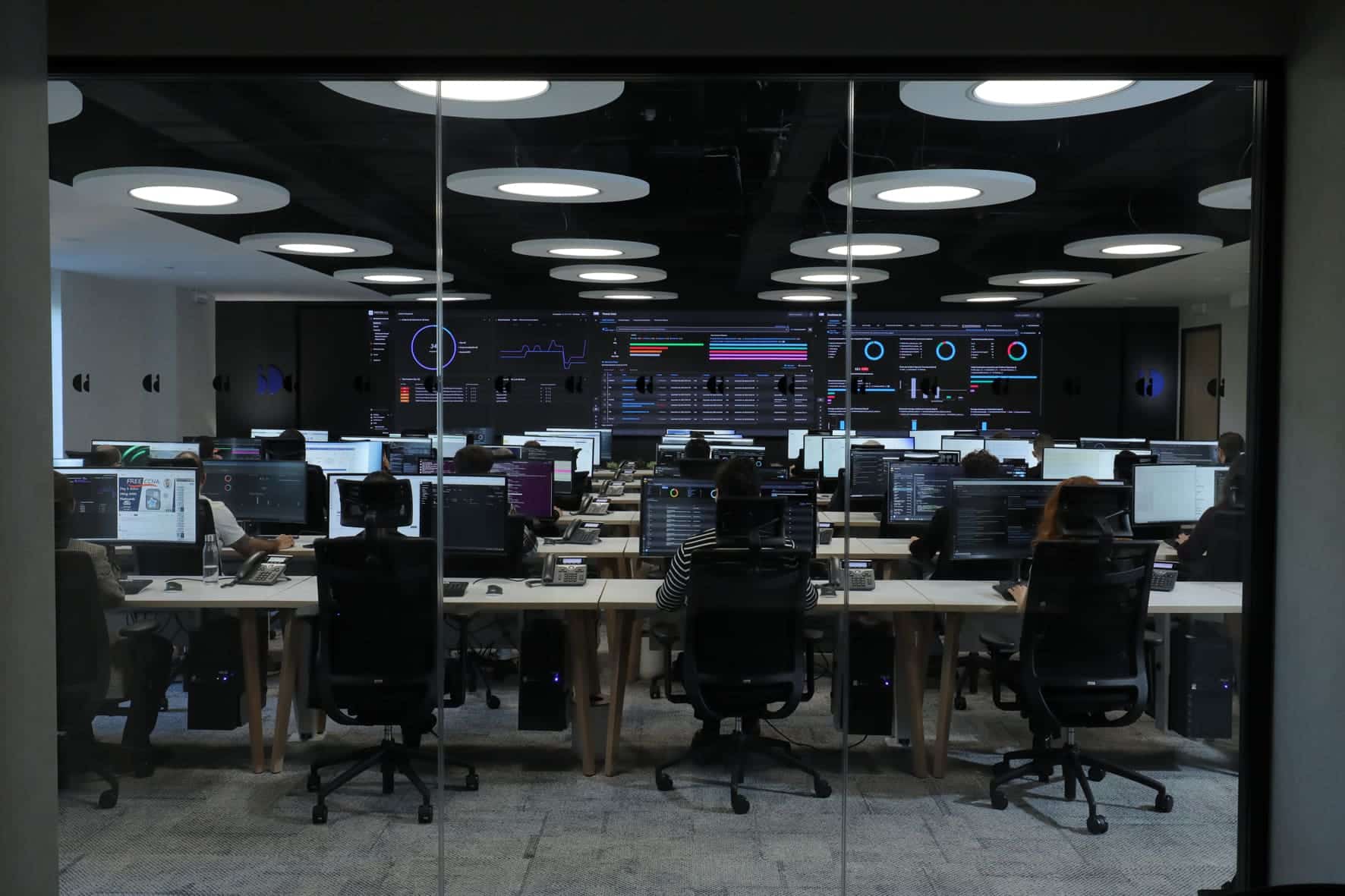 Arctic Wolf renforce son SOC avec Databricks pour traiter 8 milliards d'événements hebdomadaires avec IA prédictive