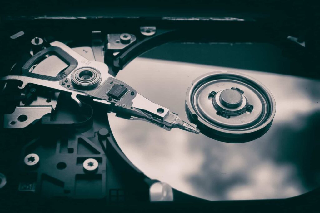Étude révèle la perte massive de données sur les dispositifs de stockage des années 90