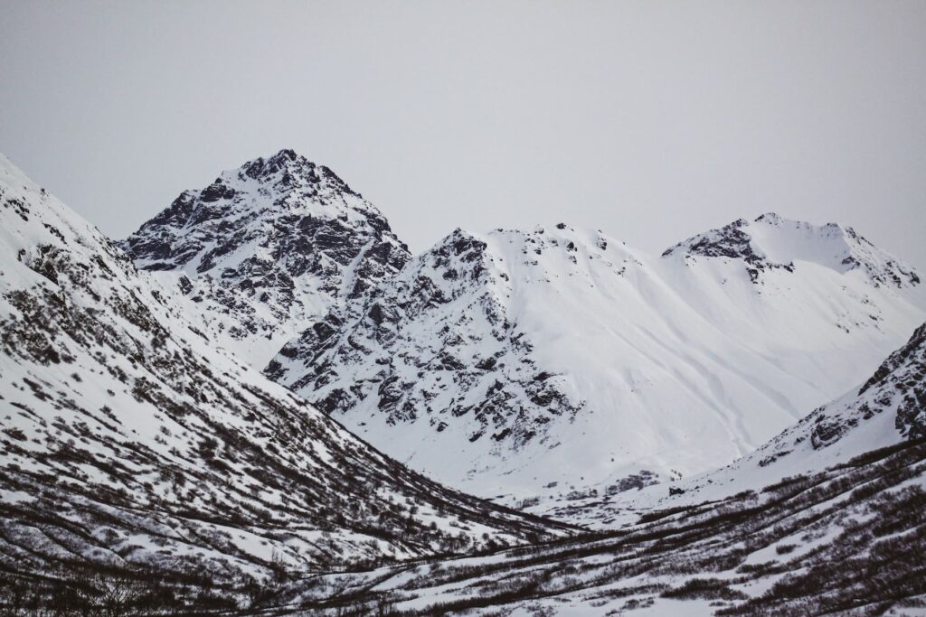 Alaska se postula como nuevo hub para centros de datos en colaboración con gigantes tecnológicos

Traducción:
Alaska se présente comme un nouveau hub pour les centres de données en collaboration avec les géants de la technologie