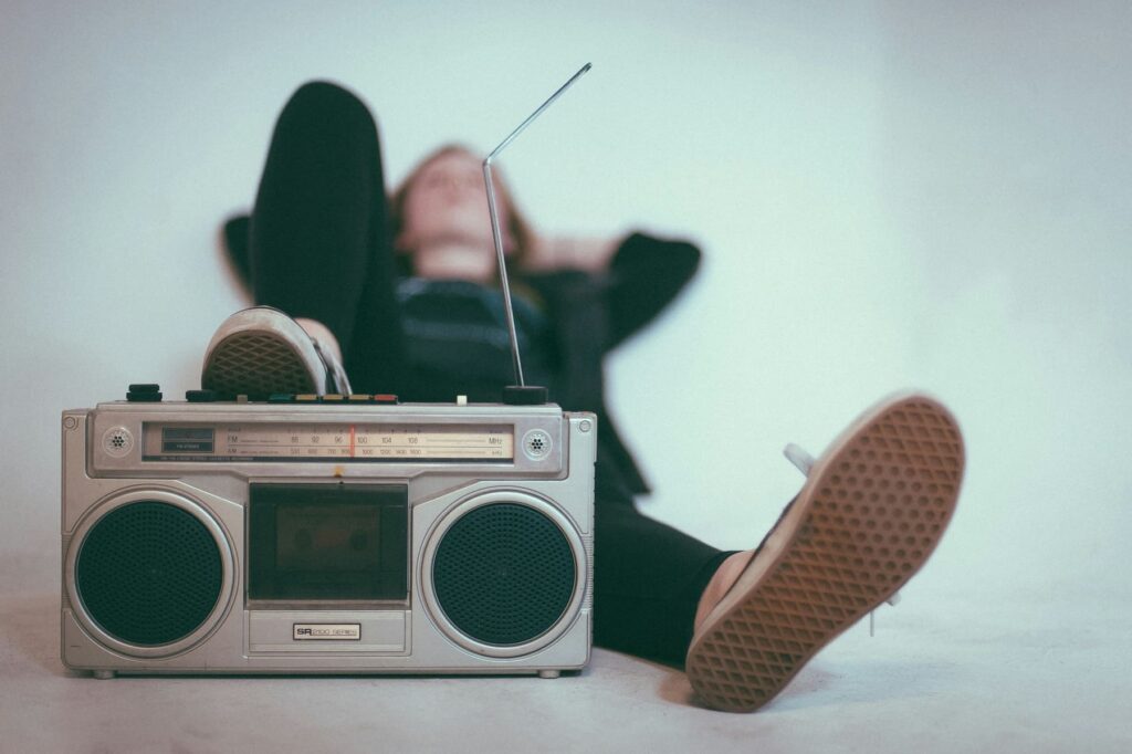 Cent ans de signaux horaires (PIP) à la radio : le pouls du temps sur les ondes