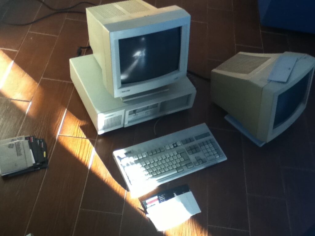 Histoire de Tandon Corporation, pionnière des disquettes ayant disparu du marché du PC.