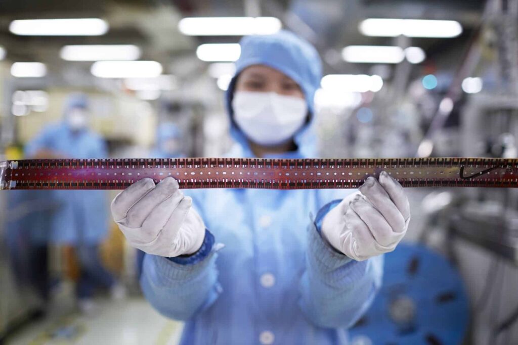 NXP Semiconductors rapporte des revenus de 3,250 milliards de dollars au troisième trimestre et prévoit une baisse de la demande sur les marchés européen et américain