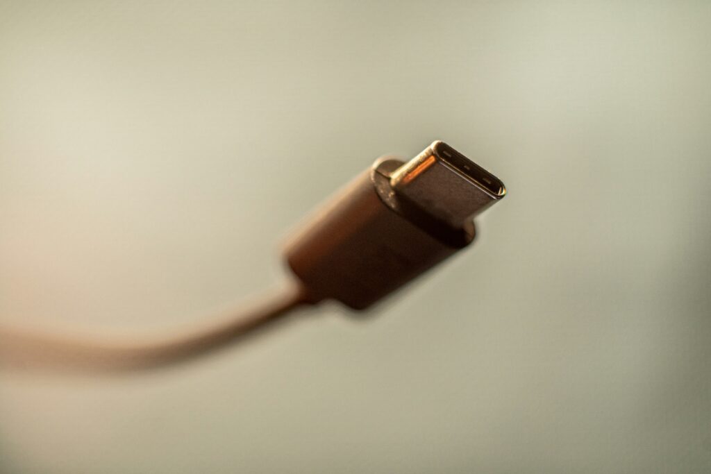 DisplayPort 2.1b et câble actif DP80LL : Plus long, plus puissant, plus polyvalent