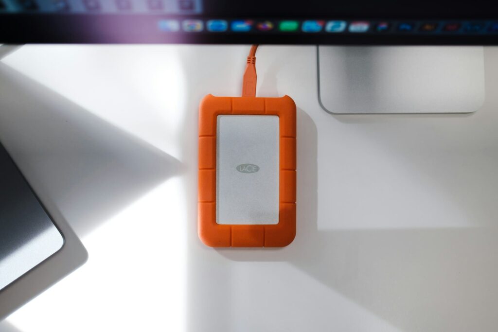 Plus de 16 ans des SSD en tant que norme commerciale : La révolution du stockage qui a transformé l'informatique