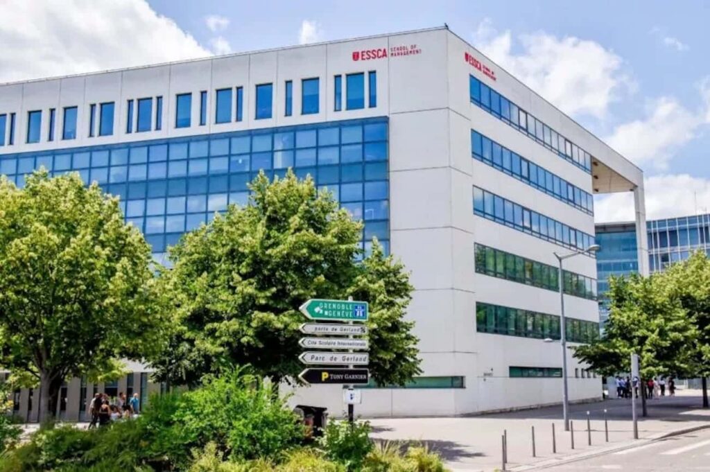 ESSCA lance le MIM & Business Engineering en collaboration avec IBM et Dassault Systèmes