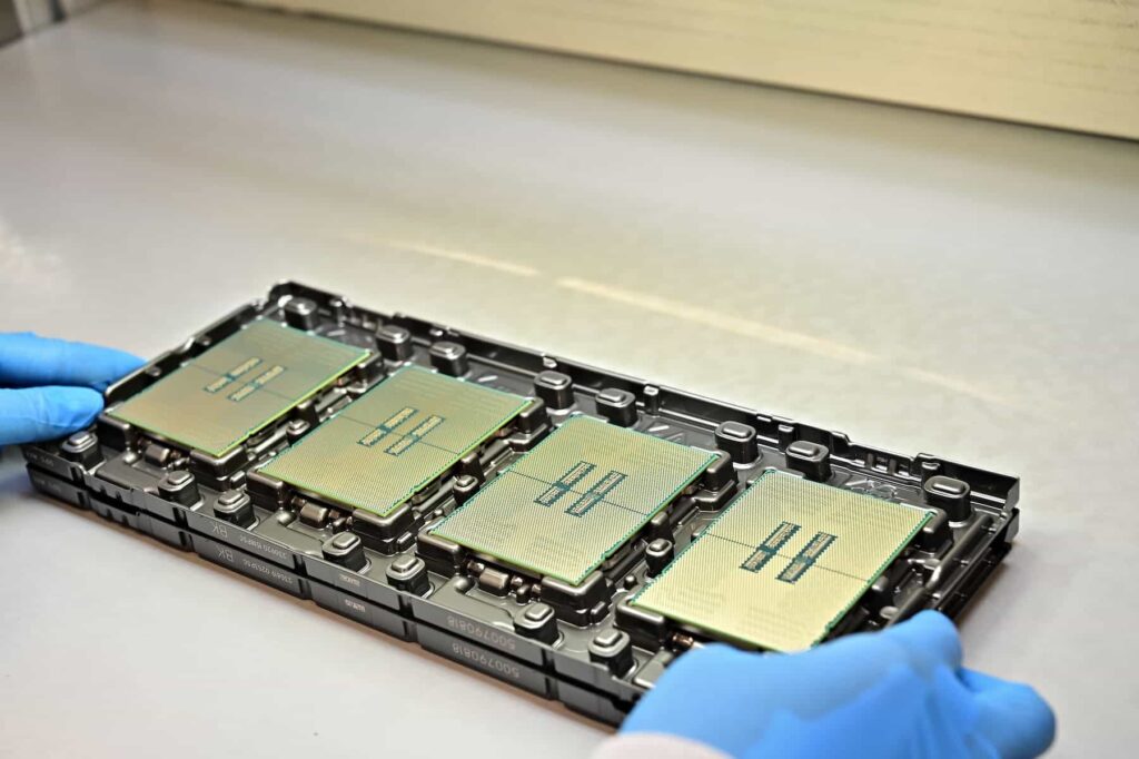 Intel réduit considérablement le prix de ses processeurs Xeon 6 pour concurrencer AMD dans les centres de données.