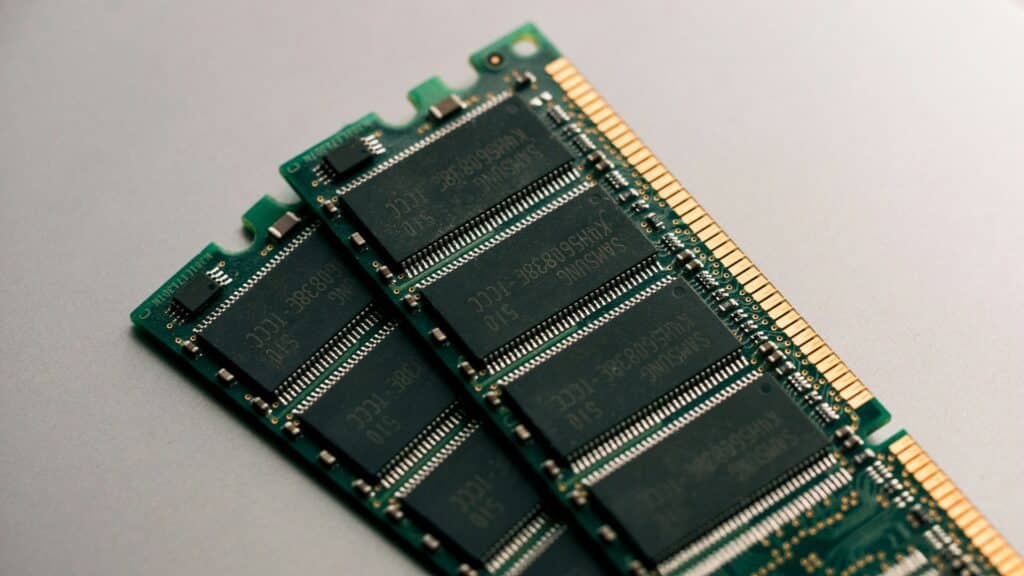 Micron Leader de l'Industrie avec le Lancement de la Mémoire DRAM 1-gamma