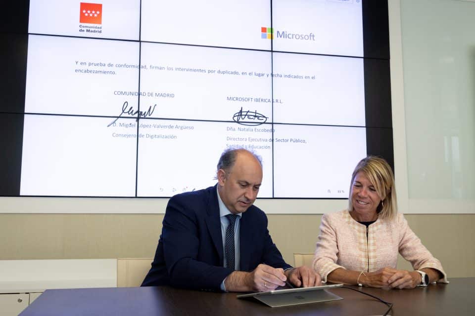 La comunidad de Madrid et Microsoft renforcent leur alliance pour une éducation plus numérique et sécurisée.
