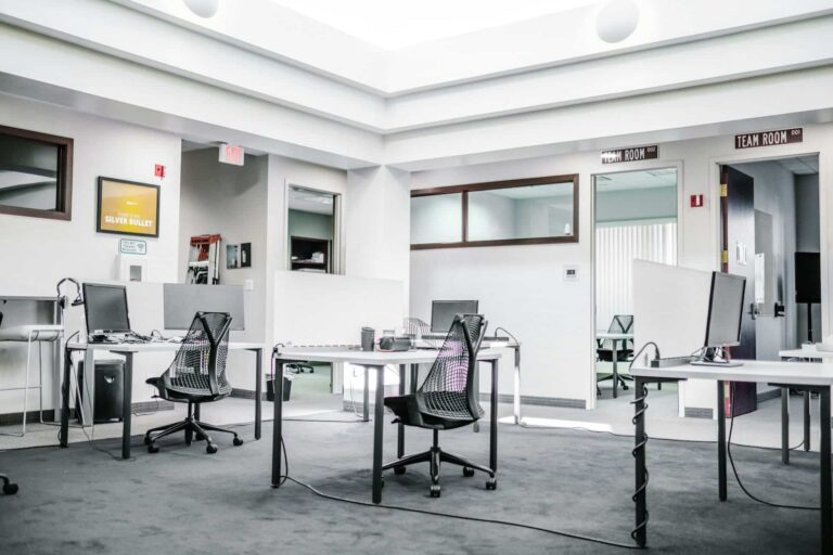 La sécurité commence au bureau : clés pour mettre en œuvre une politique efficace dans l'entreprise