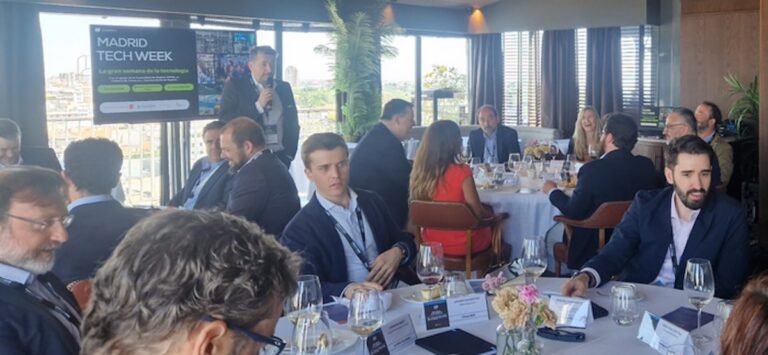 Les leaders du Big Data appellent à un leadership et un jugement humain face à la montée de l'Intelligence Artificielle dans les entreprises.