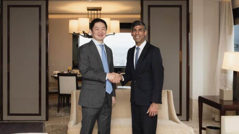 SK Networks renforce son engagement envers l'intelligence artificielle après une réunion avec l'ancien Premier ministre britannique Rishi Sunak.