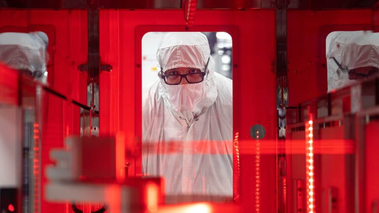 Texas Instruments annonce le plus grand investissement en semi-conducteurs aux États-Unis : plus de 60 milliards de dollars pour renforcer la souveraineté technologique.