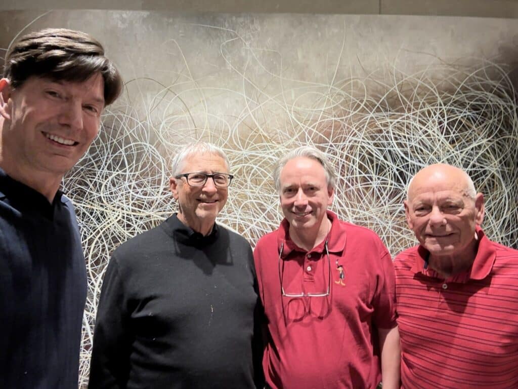 Un dîner pour l'histoire : Bill Gates et Linus Torvalds ensemble pour la première fois