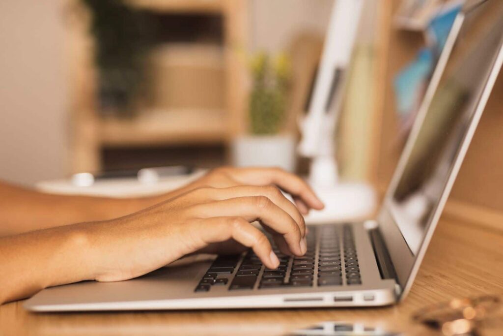 Virtual Cable et NComputing offrent une alternative durable pour le poste de travail numérique face à la fin du support de Windows 10.
