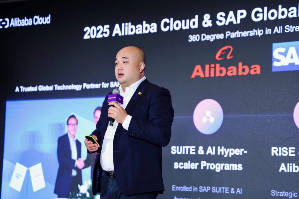 Alibaba Cloud renforce son écosystème mondial avec de nouvelles alliances et un investissement millionnaire dans l'intelligence artificielle.