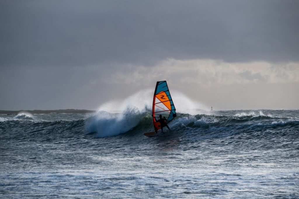 La guerre pour le talent en intelligence artificielle éclate : Cognition acquiert Windsurf après l'embauche millionnaire de son PDG par Google