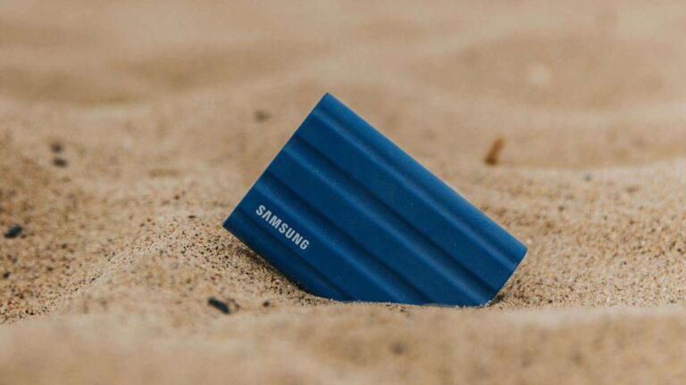 Une étude révèle les limitations cachées des SSD : mêmes chiffres, performances radicalement différentes