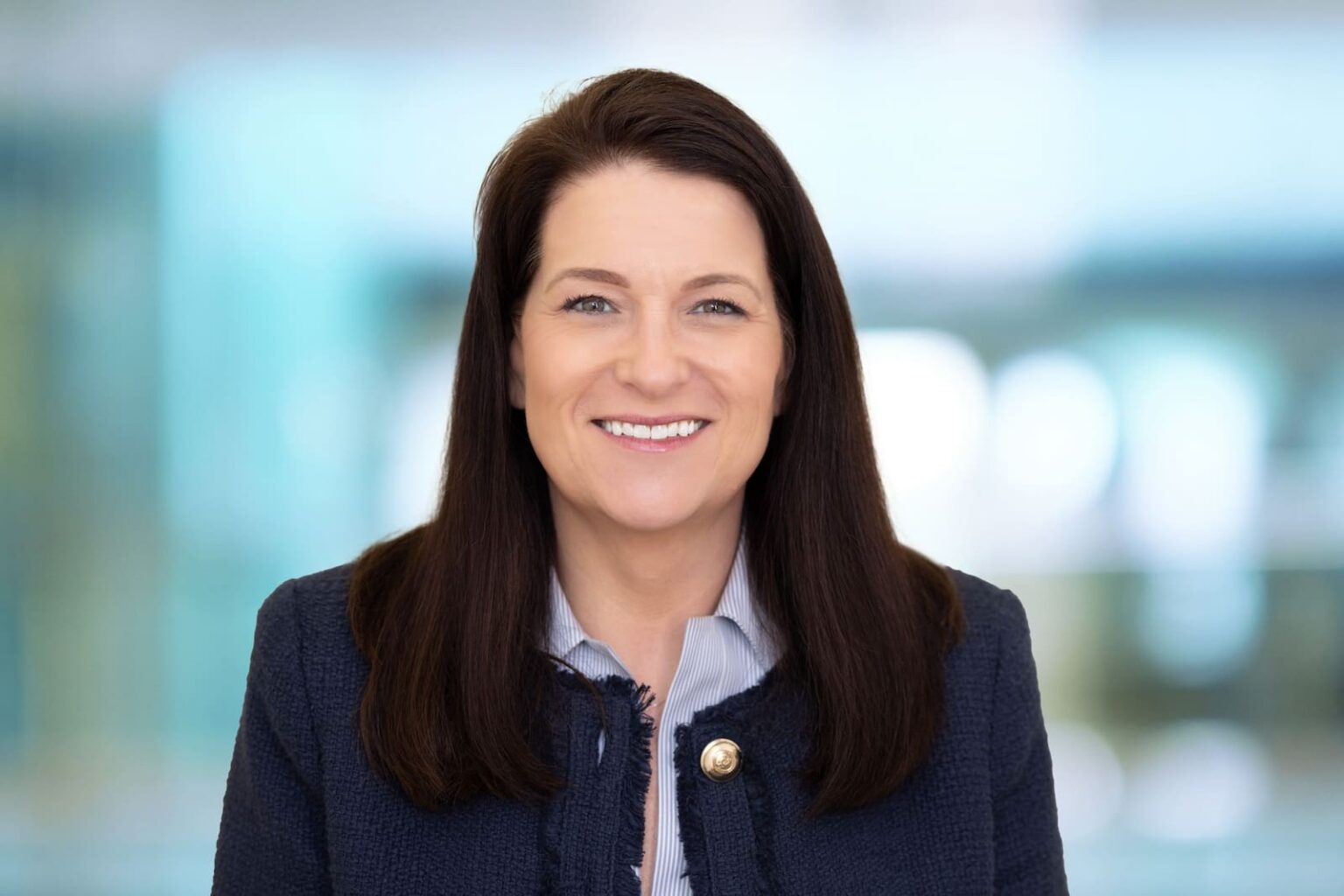 Intel licencie Michelle Johnston Holthaus après seulement 9 mois : restructuration radicale et pression politique dans l'entreprise