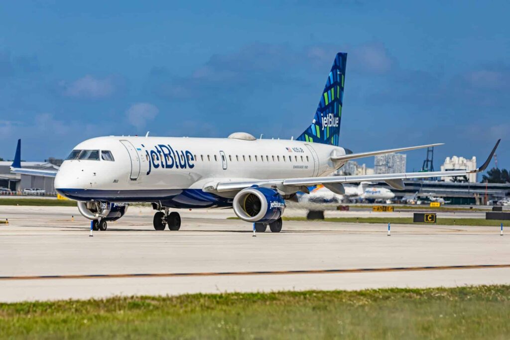 JetBlue sera la première compagnie aérienne à offrir le Wi-Fi gratuitement avec les satellites Kuiper d'Amazon à partir de 2027