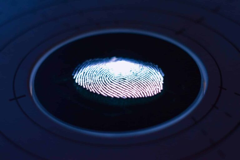 L'AEPD le précise : utiliser la empreinte digitale au travail est traiter des données biométriques sensibles