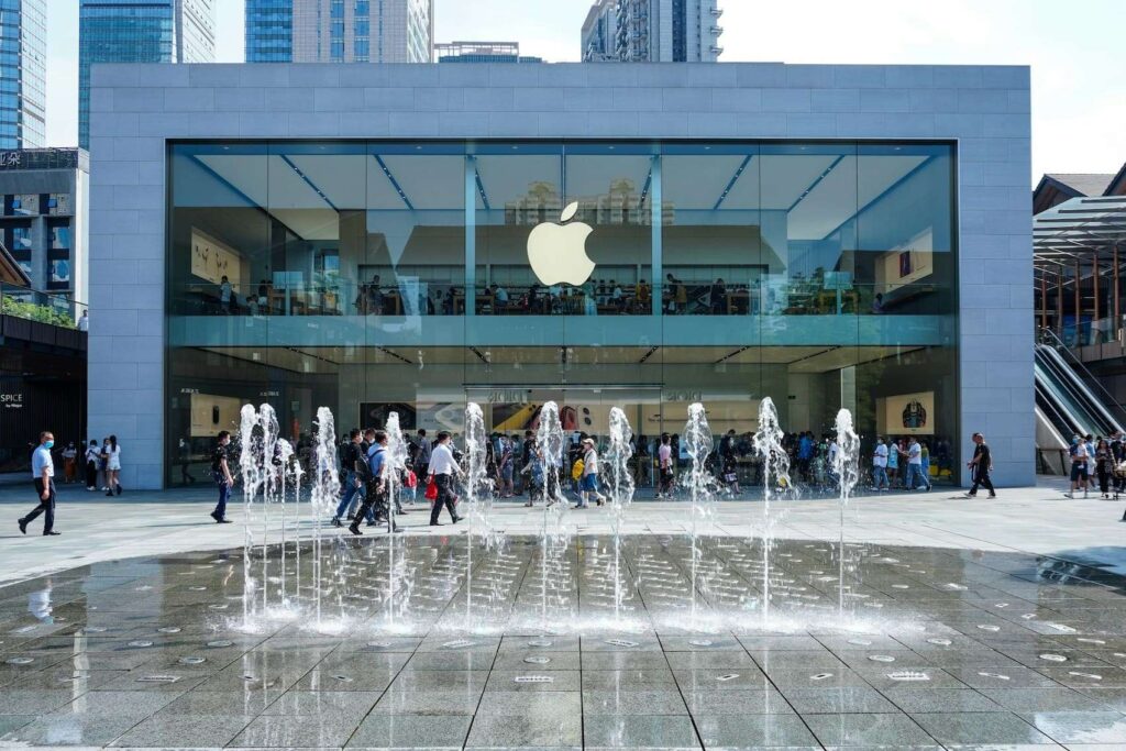 Apple commence à envoyer ses serveurs "Made in USA" vers ses centres de données : une étape industrielle qui ancre Apple Intelligence et son cloud privé chez eux