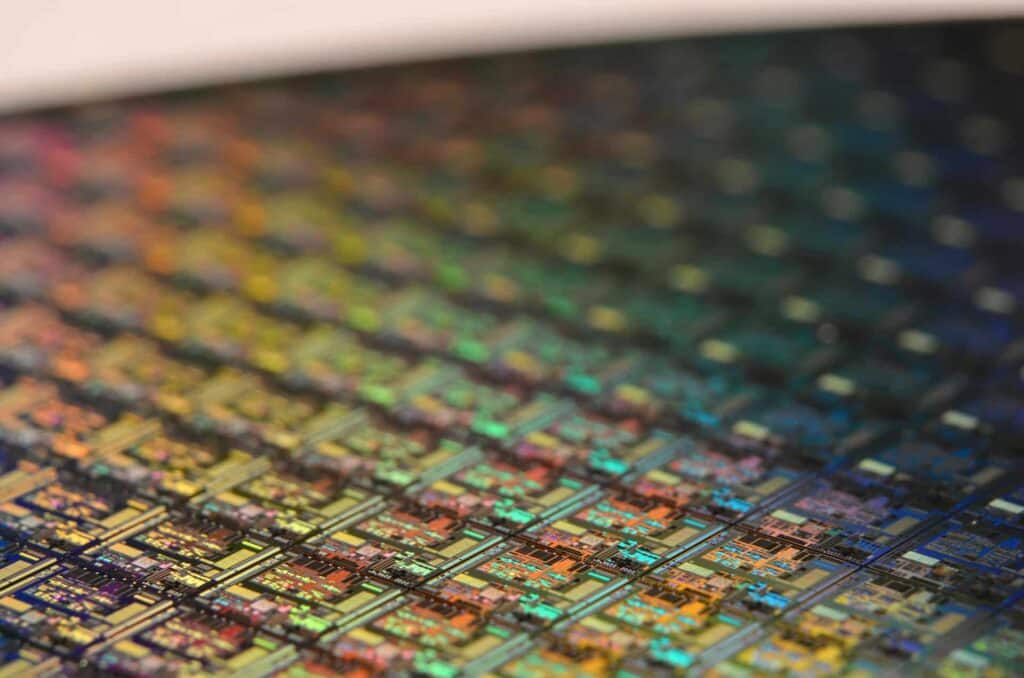 Chine interdit les opérations de TechInsights après la révélation de l'utilisation de la technologie de TSMC dans les chips de Huawei