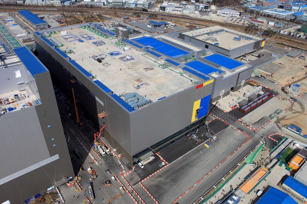Samsung redouble son pari sur le « DTCO » : ainsi, elle souhaite exploiter chaque nanomètre en combinant conception et procédé pour améliorer les performances, la surface et la consommation