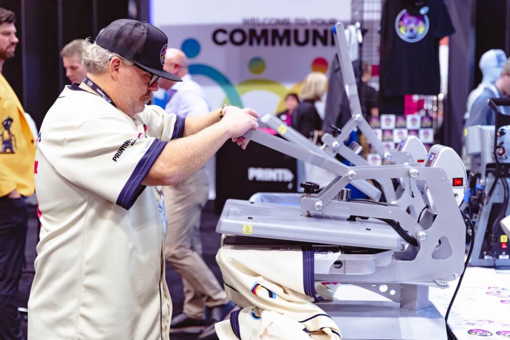 Xerox inaugure l'ère Proficio : nouvelles presses numériques PX300 et PX500 pour le segment couleur de production moyenne