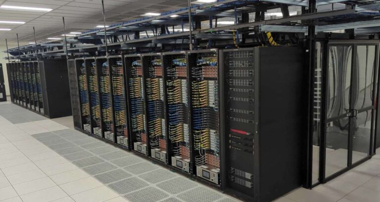 CoreWeave valide le "Platinum ClusterMAX™" de SemiAnalysis : ce qui se cache derrière la performance qui la couronne comme le cloud d'IA numéro 1