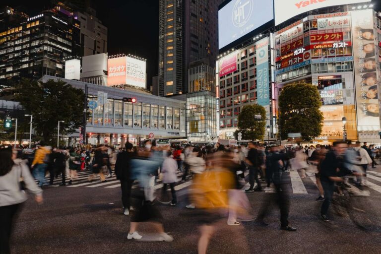 Japon met en garde contre un goulet d'étranglement dans les solvants clés pour les puces en raison de la crise d'Ormuz