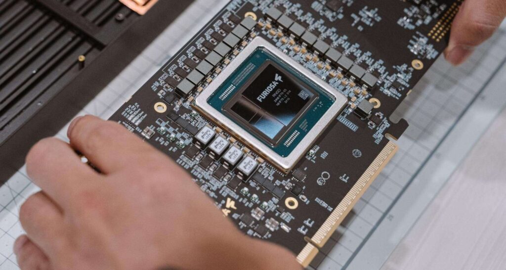 FuriosaAI et Broadcom préparent une puce IA à 2 nm pour l'ère de l'inférence