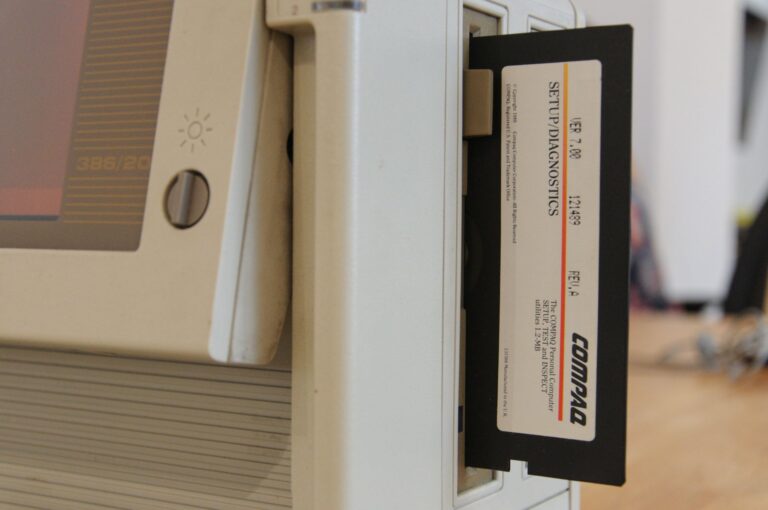 La disquette de 8 pouces : l'invention d'IBM à l'origine du stockage portable moderne