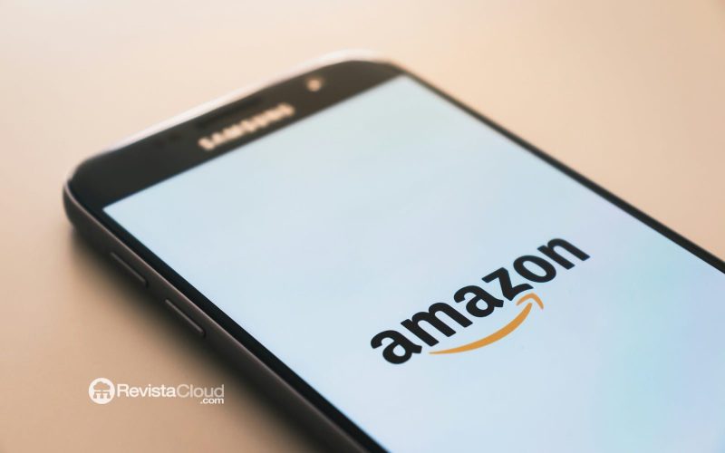 Amazon confirme que l'intelligence artificielle transformera radicalement le travail : moins d'emplois traditionnels, plus de profils d'experts en IA.