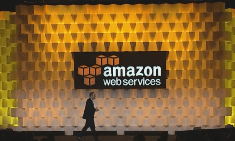 Amazon ne abandonne pas l'IA, mais renforce les contrôles après ses derniers échecs