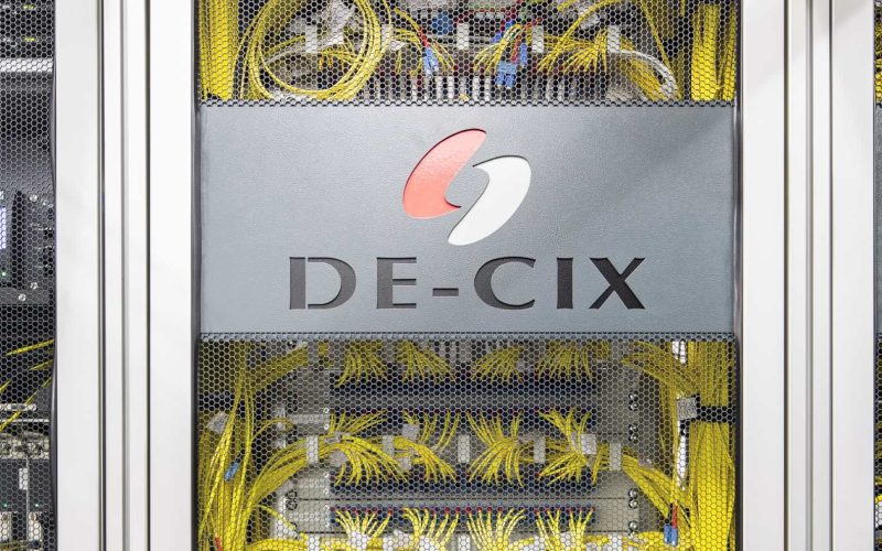 DE-CIX Madrid fête ses 10 ans avec un trafic stabilisé : que se passe-t-il avec les points neutres en Espagne