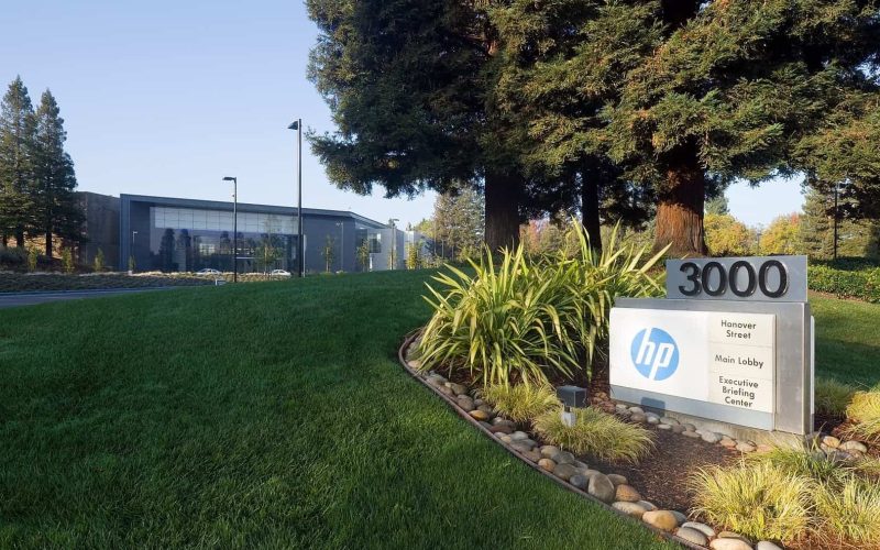 HP releva Enrique Lores et nomme Bruce Broussard PDG intérimaire sous pression du marché