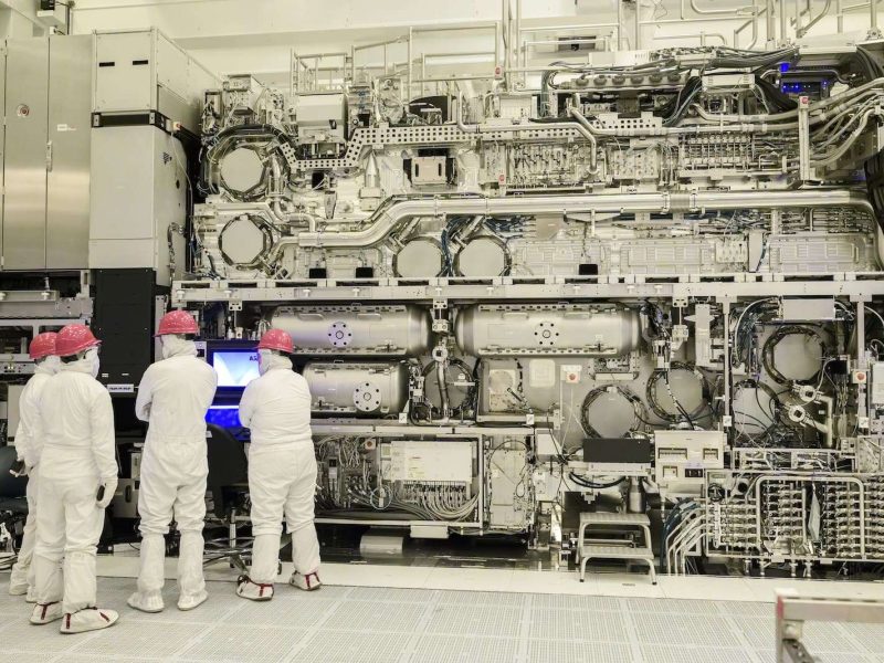 Intel revient à sonner comme un « plan B » de luxe : Apple, NVIDIA, AMD, Google et Broadcom exploreraient leurs nœuds et leur emballage avancé