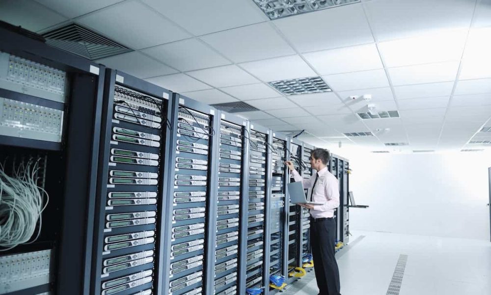 Le marché des serveurs pour les centres de données connaîtra une croissance de 169,3 milliards de dollars d'ici 2028, porté par l'IA et le cloud computing.