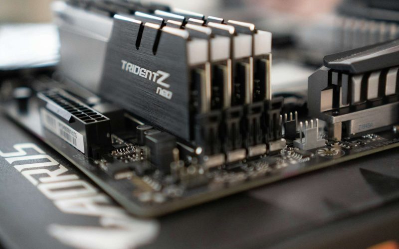 Le « thermomètre » de Huaqiangbei refroidit la fièvre de la DDR4 : corrections, nervosité et débat sur la bulle