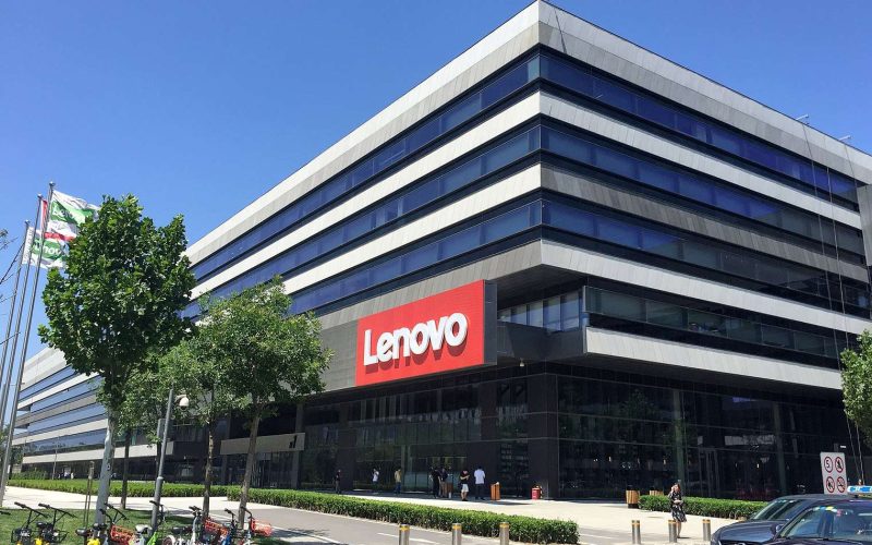 Lenovo lance des solutions « prêtes pour l'IA » qui simplifient l'informatique des PME : packs validés, consommation flexible et déploiements 30 % plus rapides