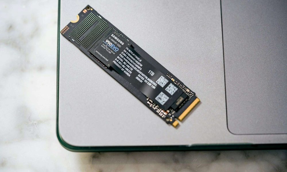 Les SSD de 8 To approchent du prix de l’or en Europe tandis que la crise de mémoire explose le coût du montage d’un PC en 2026
