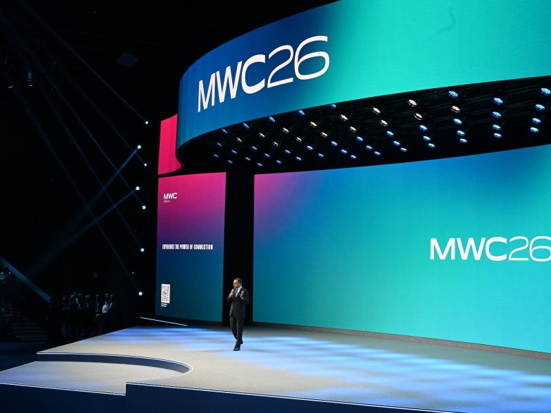 MWC 2026 démarre à Barcelone avec un message clair : compléter la 5G, stimuler l'IA et renforcer la sécurité numérique
