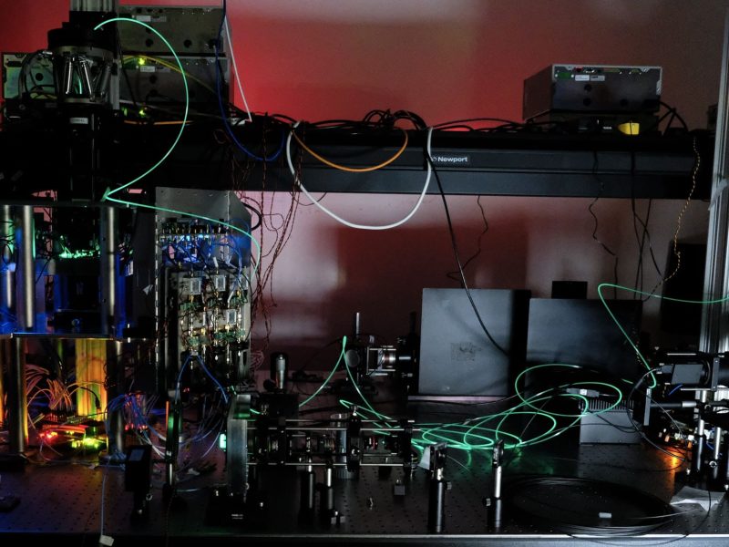 Microsoft veut réinventer le câblage des centres de données avec MicroLED