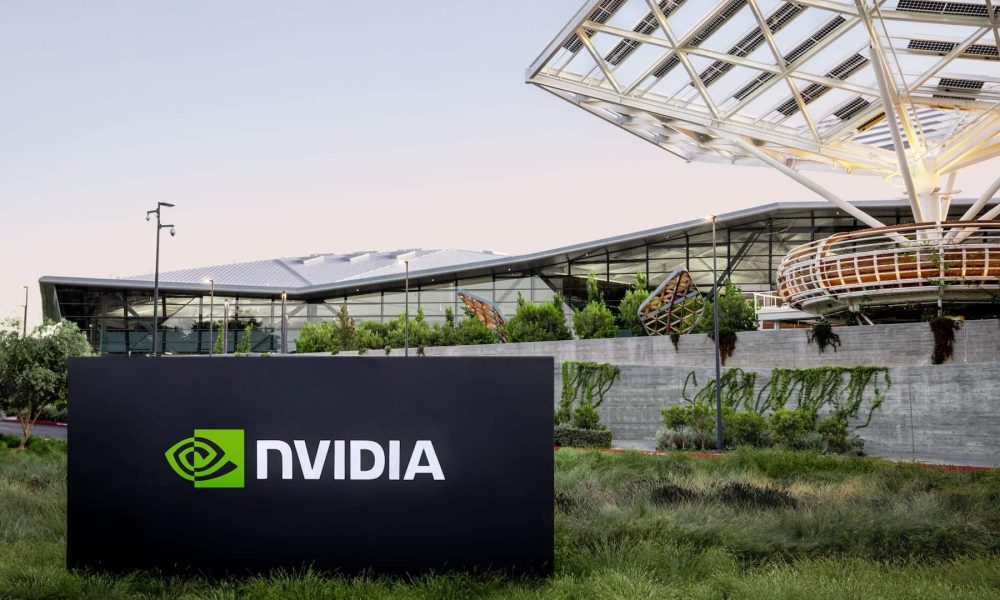 NVIDIA clôture un FY2026 historique : 215,938 milliards de dollars et le « tournant » de l'IA agissante