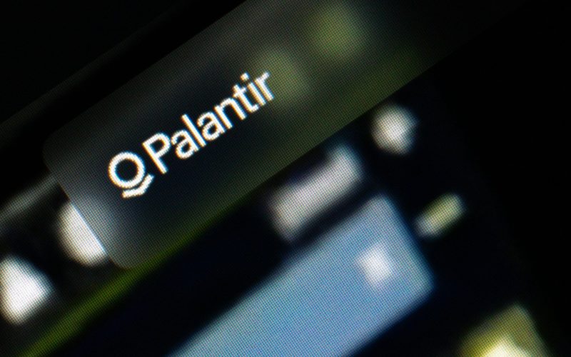 Palantir met l'intelligence artificielle en première ligne : découvrez ses centres de données mobiles pour les opérations militaires