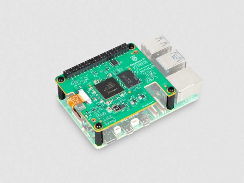 Raspberry Pi veut que l'IA générative cesse de dépendre du cloud : voici le nouveau AI HAT+ 2 pour Raspberry Pi 5