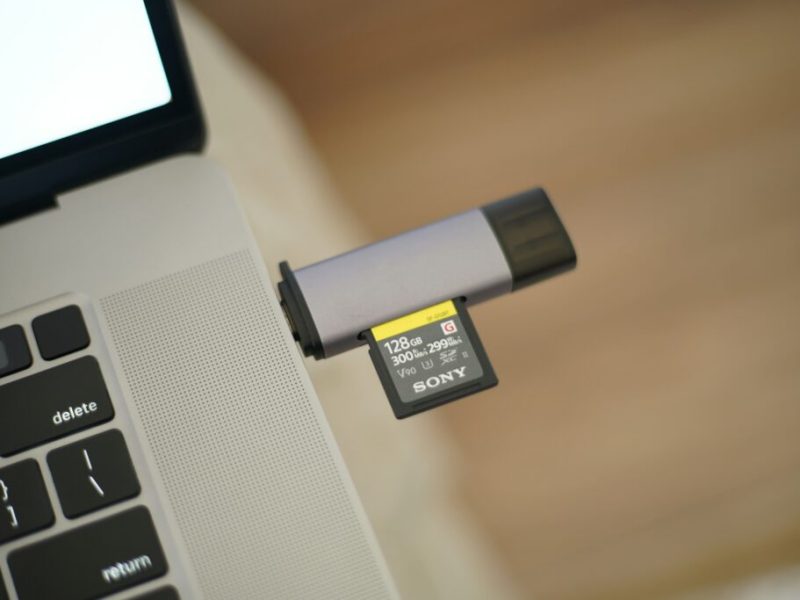 Sony bloquea las solicitudes de tarjetas SD y CFexpress por la presión en la memoria