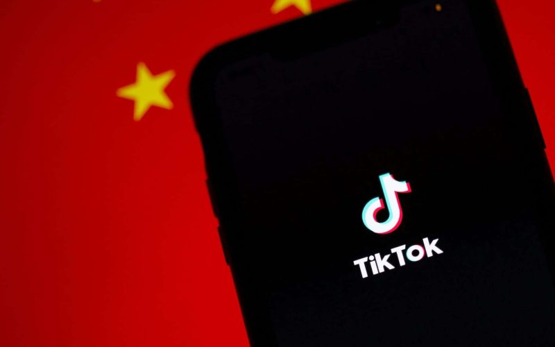 TikTok évite l'interdiction aux États-Unis avec une coentreprise contrôlée par des investisseurs américains : la clôture est fixée au 22 janvier 2026